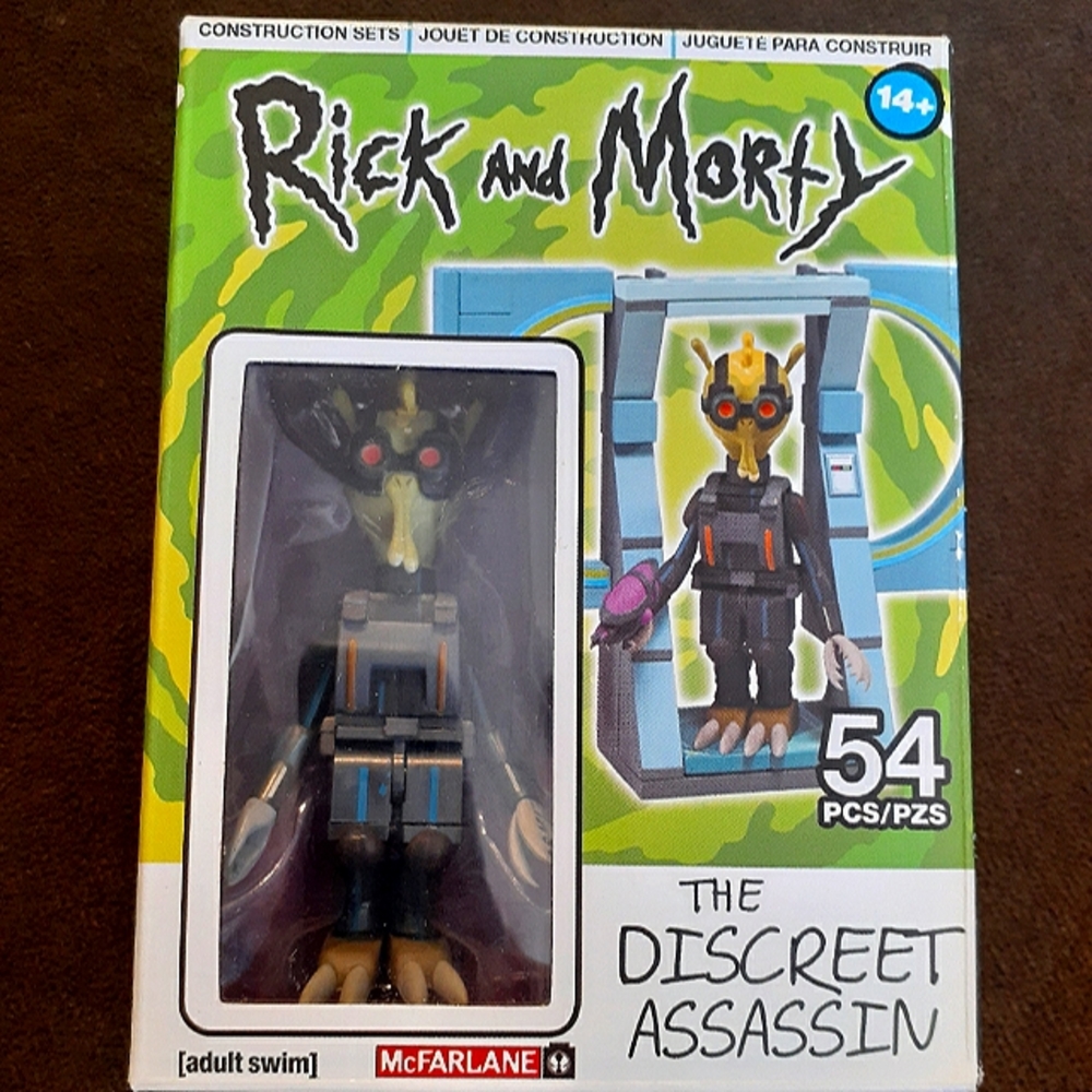 NIB Rick and Morty Discreet Assassin Figurine Construction Set